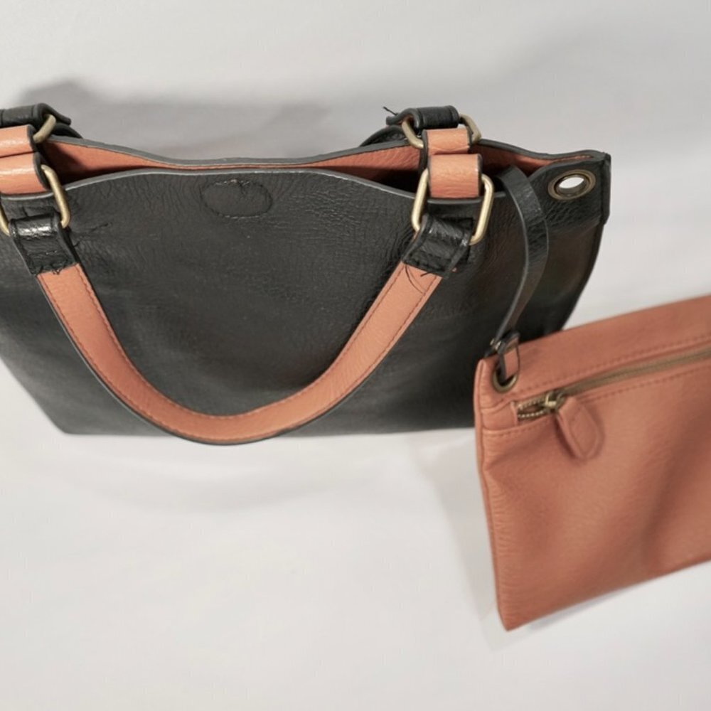 G.H Bass & CO Reversible Cross Body/ Shoulder Purse with Matching Wallet - Picture 7 of 7